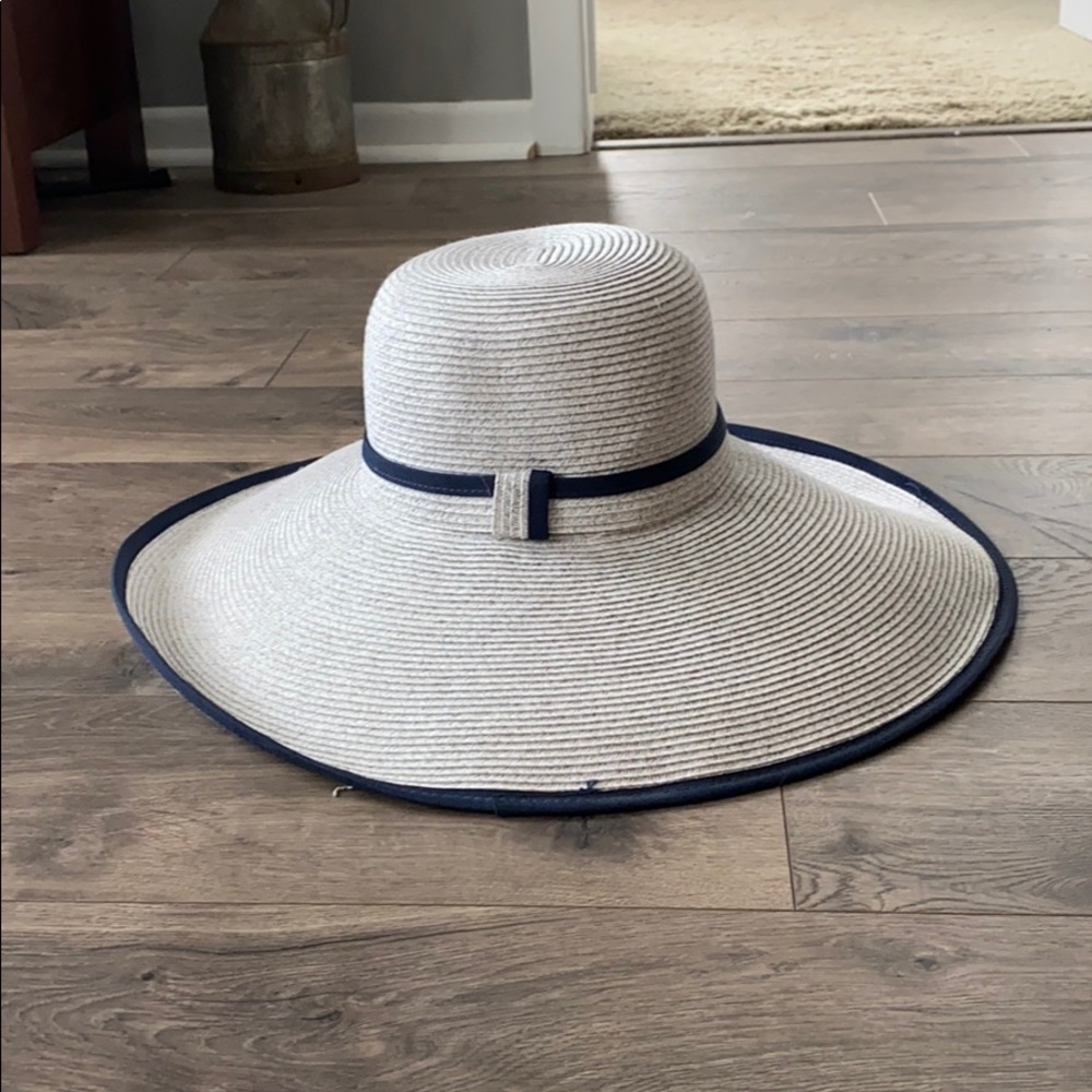 Large light grey and navy woven hat